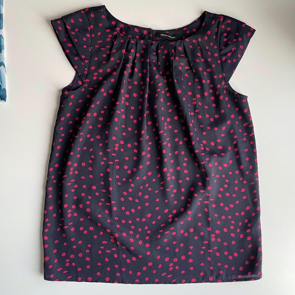 Black G2000 Top with Red Floral Print